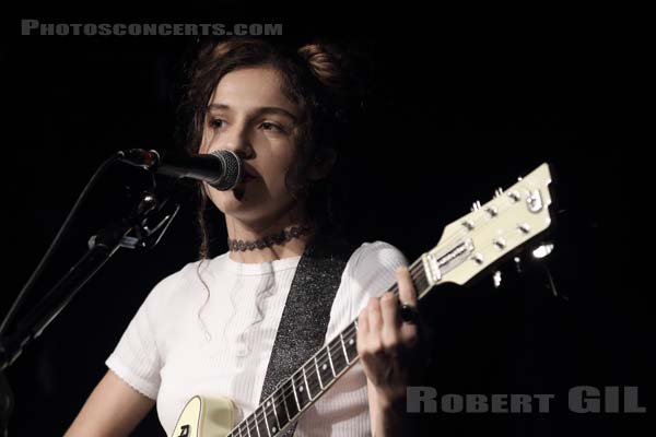 NAYA - 2018-10-17 - PARIS - Bus Palladium - 